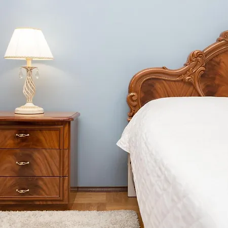 Apartment Central 3 *